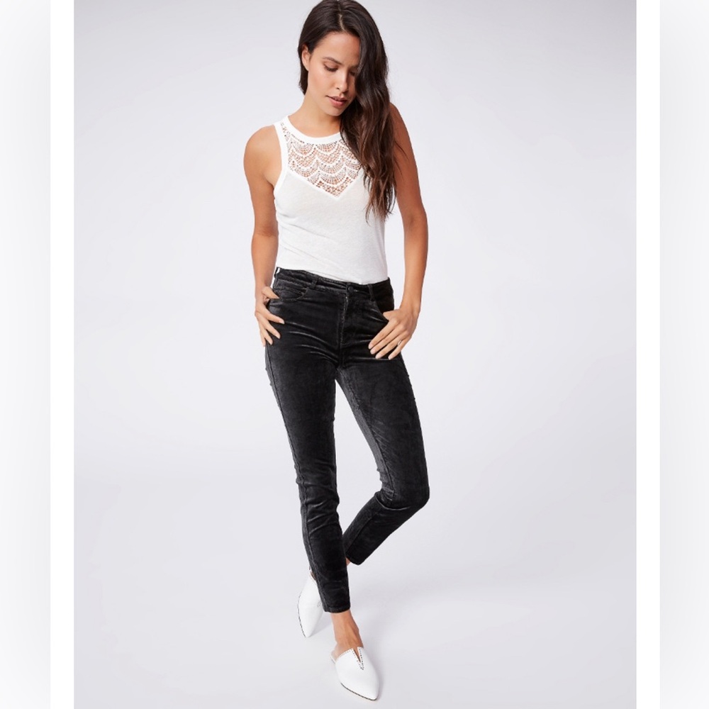 EUC Paige size 28 Hoxton ultra skinny velvet pant